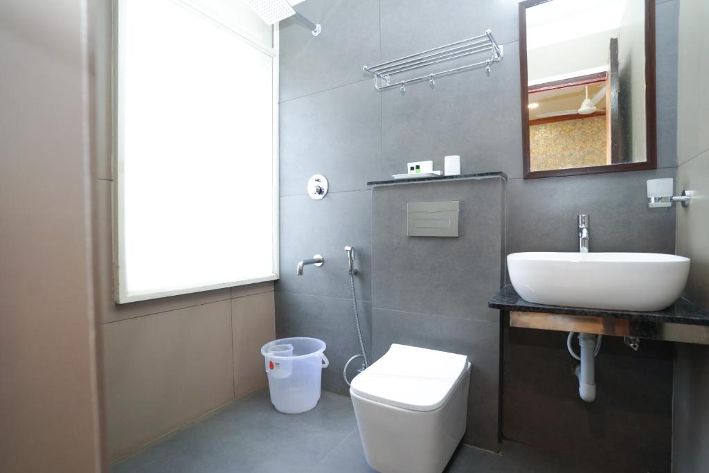 Koupelna v ubytování Zaith Residency Near US Consulate & Apollo hospitals