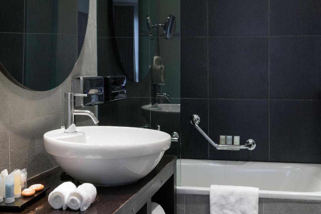 Jade Manotel - Resim 44