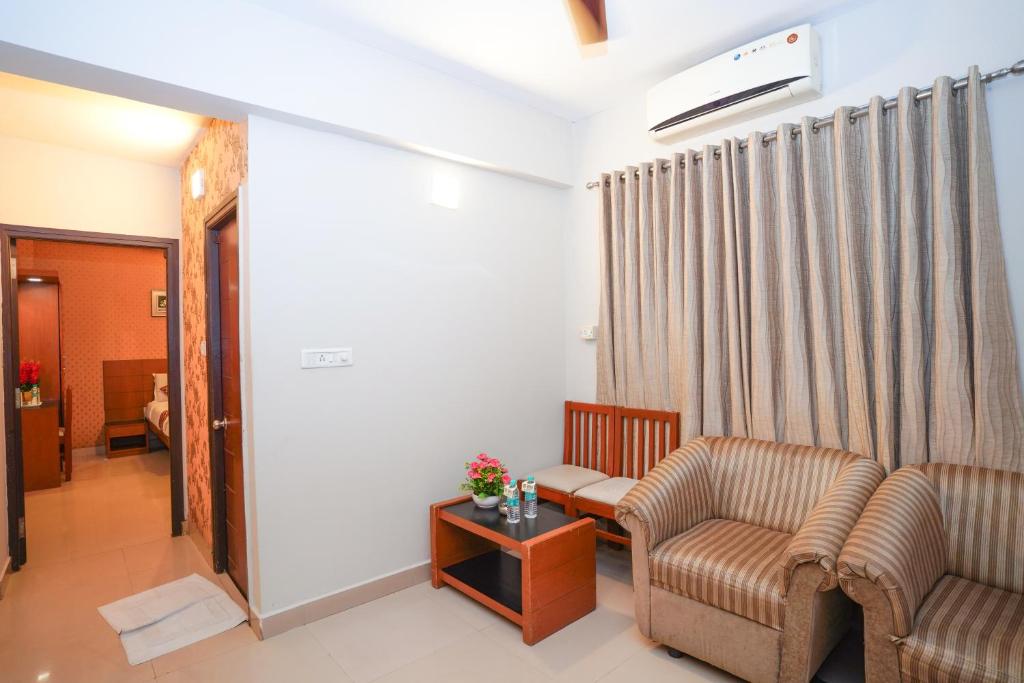 Posezení v ubytování Zaith Residency Near US Consulate & Apollo hospitals