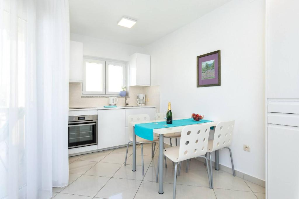 Kuchyň nebo kuchyňský kout v ubytování Apartment Lavendel - P. Dorcica