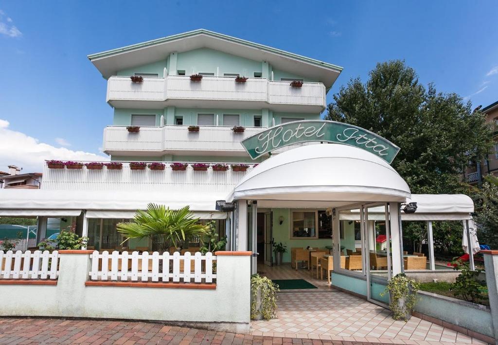 Budova, kde se hotel nachází