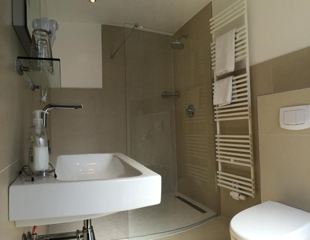 Hotel Garten - Resim 7