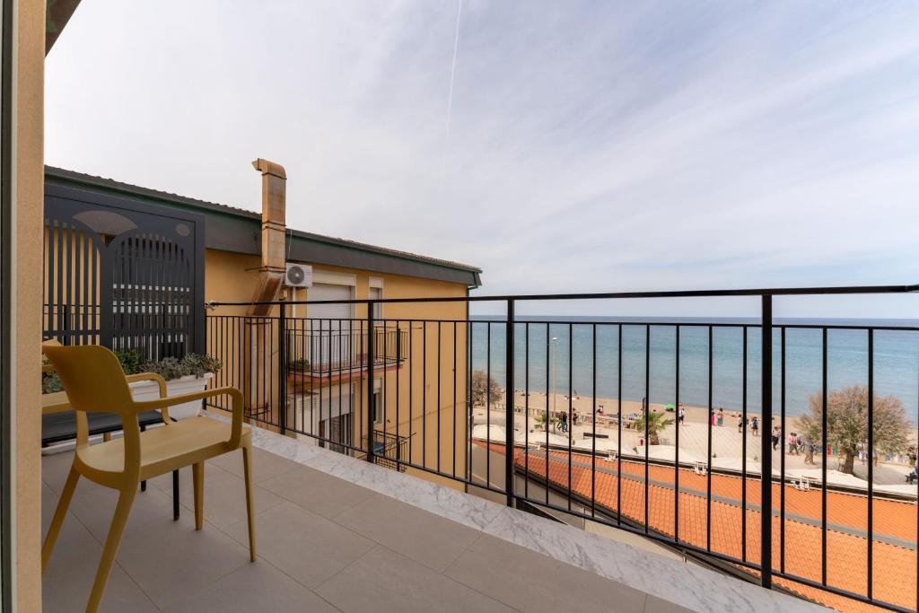 B&B Le Suites di Costanza - 19