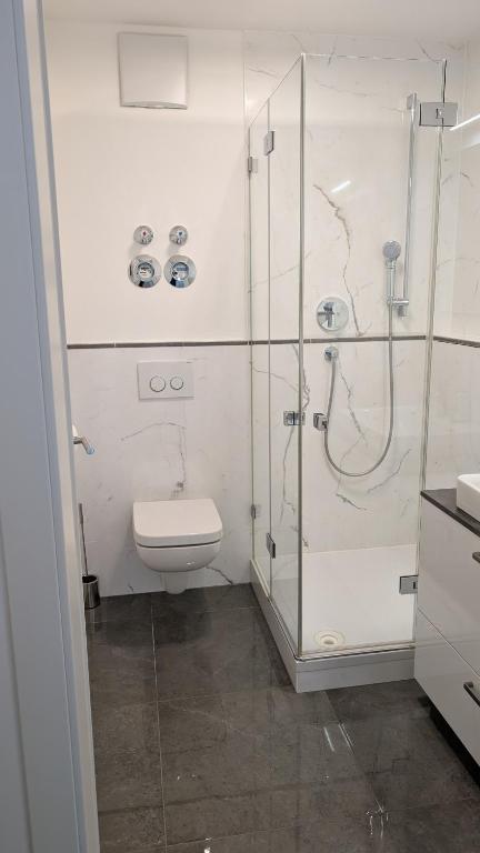 DoubleBedroom with Bath Doppelzimmer mit Bad