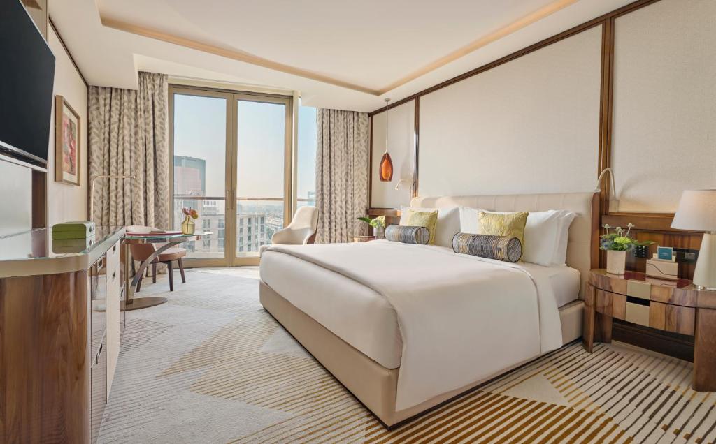TV a/nebo společenská místnost v ubytování Mandarin Oriental Al Faisaliah, Riyadh