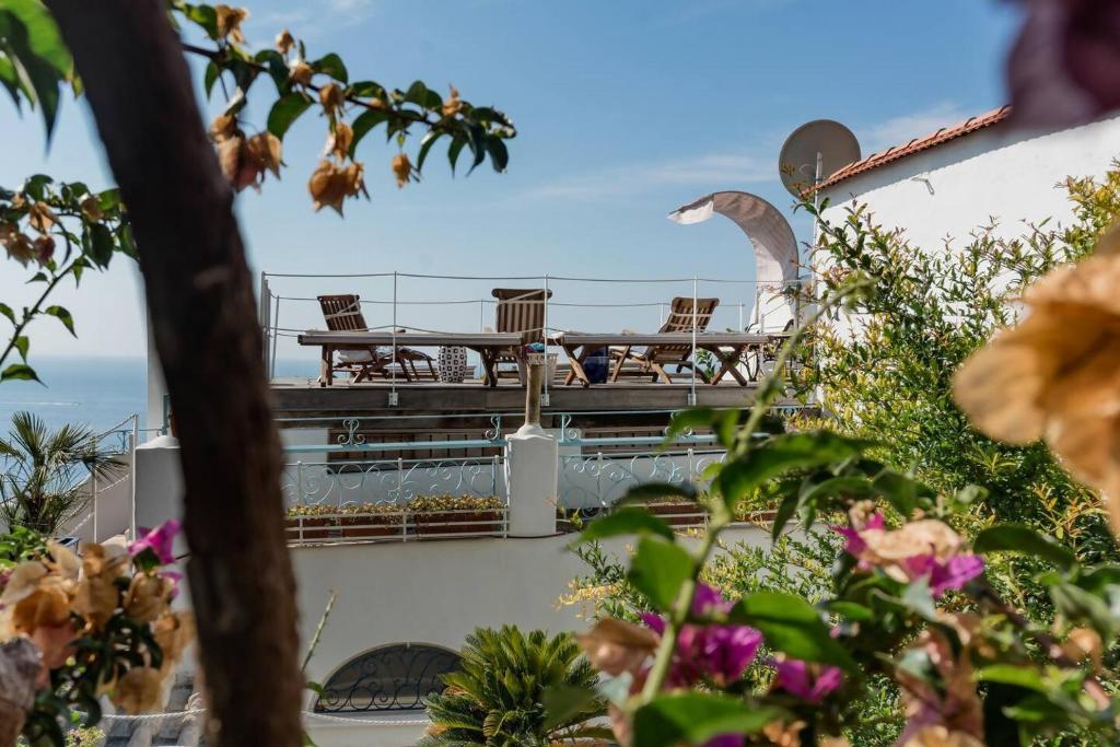 Balkón alebo terasa v ubytovaní Perla nel blu villa affacciata sul mare