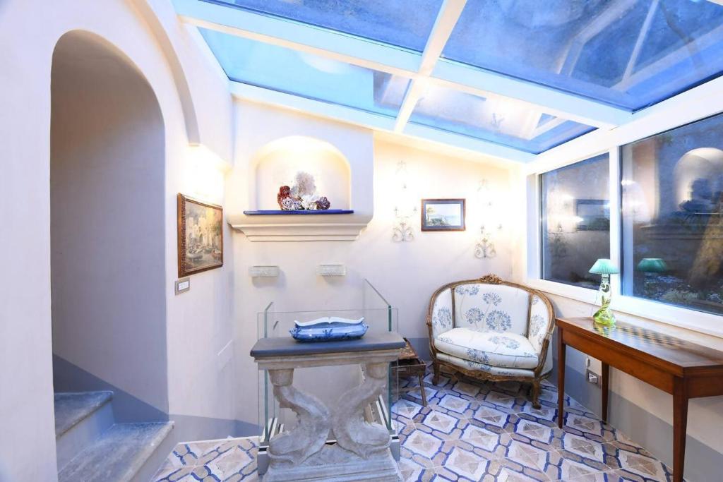 Posedenie v ubytovaní Perla nel blu villa affacciata sul mare