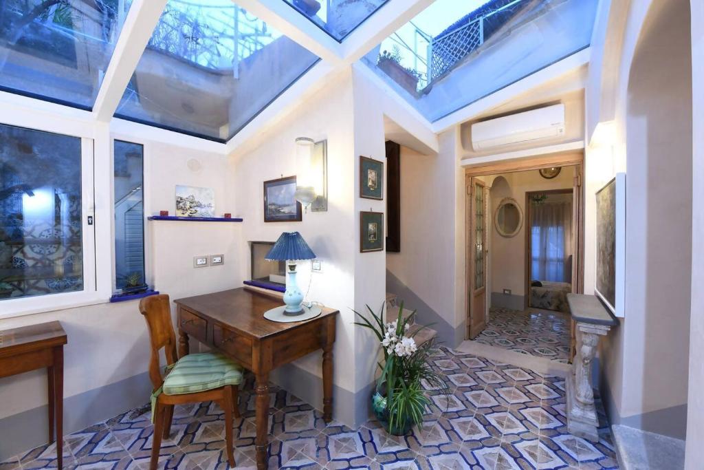 Fotografia z galérie ubytovania Perla nel blu villa affacciata sul mare v destinácii Conca dei Marini