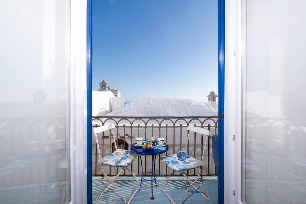 Balkón alebo terasa v ubytovaní Perla nel blu villa affacciata sul mare