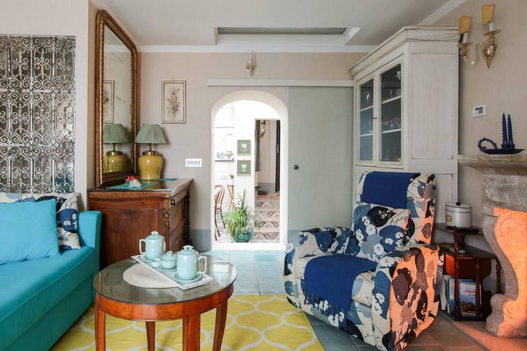 Posedenie v ubytovaní Perla nel blu villa affacciata sul mare