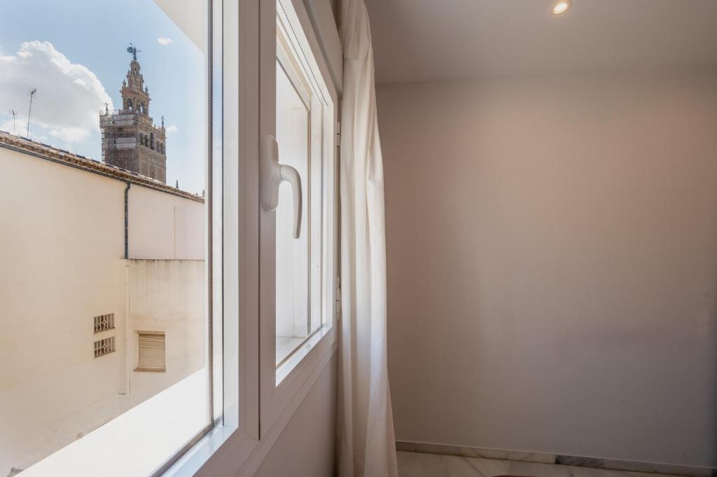 Kép Reformed and comfy- 2Bd 2Bth- Arenal szállásáról Sevillában a galériában