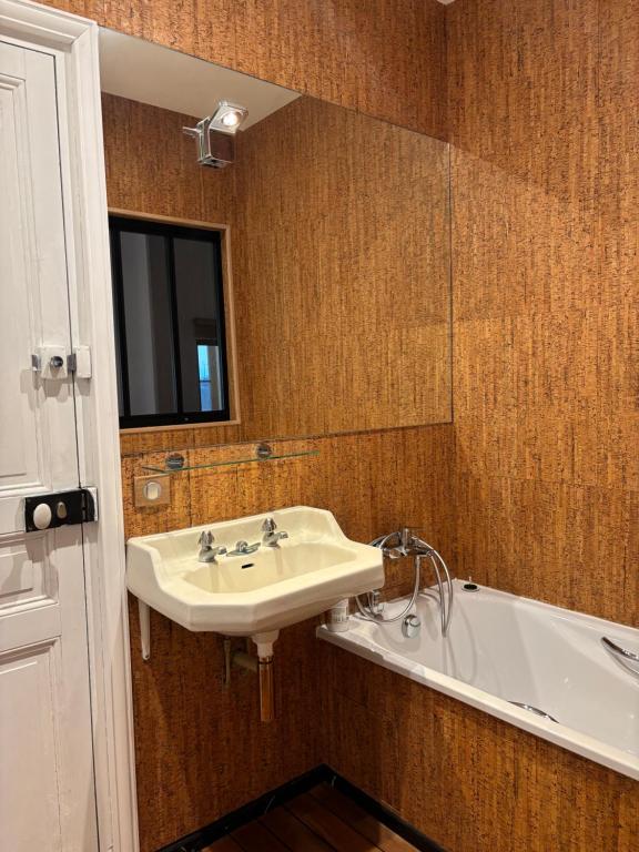 Koupelna v ubytování Le Royal XIX Dinard vue mer luxe