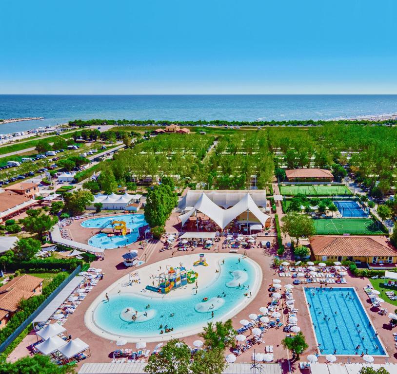 Bazén v ubytování Barricata Holiday Village nebo v jeho okolí