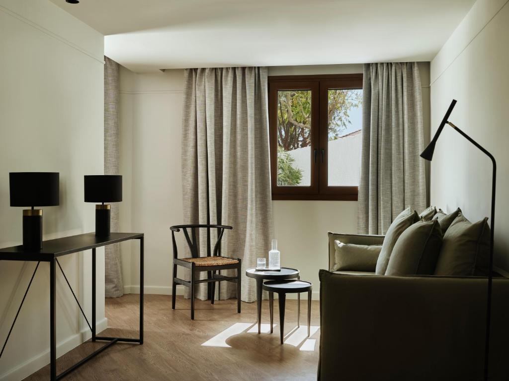 Ruang duduk di Doryssa Lithos Hotel
