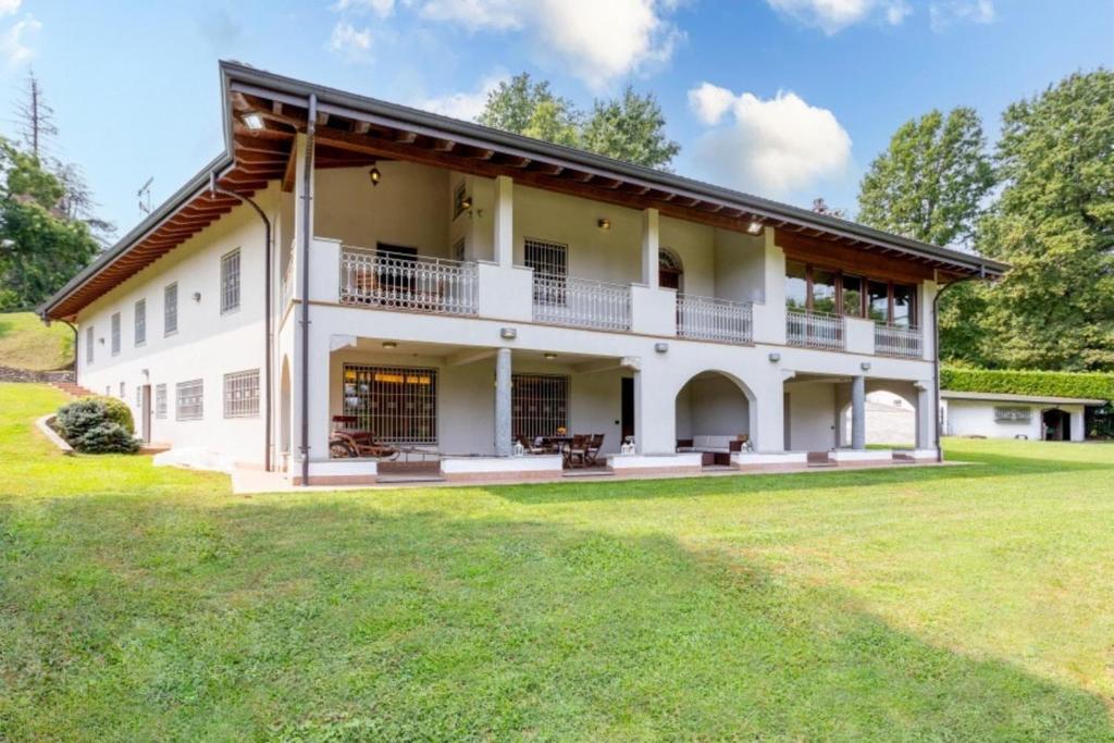 Budova, kde se vila nachází