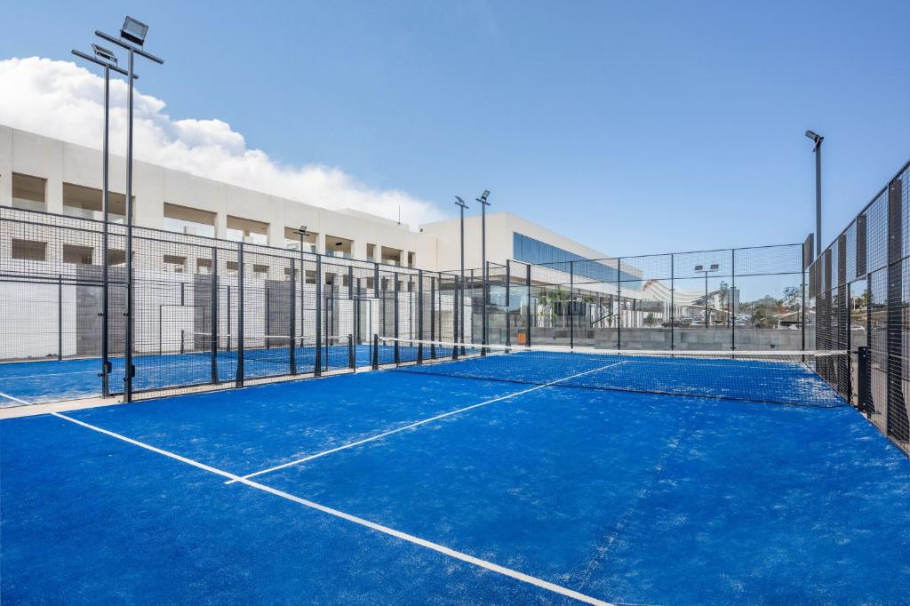 Tenis a/nebo squash v ubytování Barceló Playa Blanca Royal Level - Adults Only nebo okolí