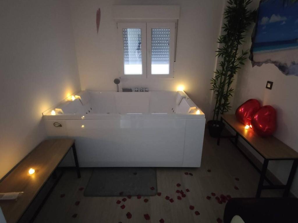 Postel nebo postele na pokoji v ubytování Apartamento con Jacuzzi El Rincón de Ayud