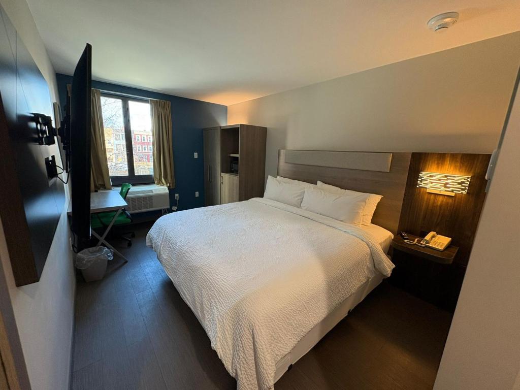 Holiday Inn Express & Suites Bronx - Barnabas area by IHG - Error