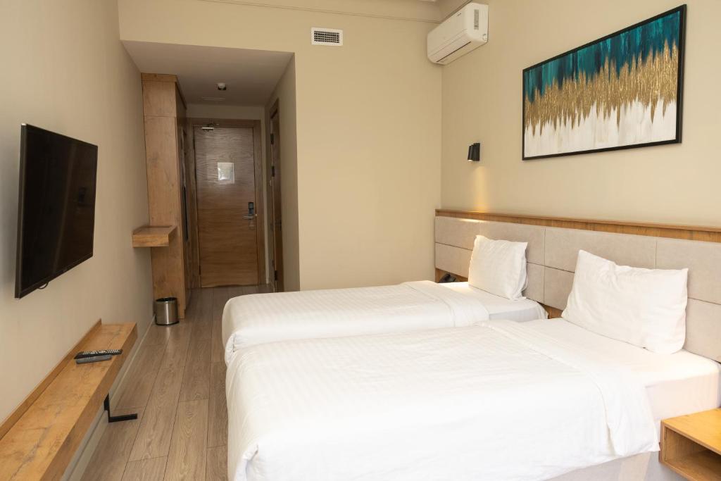 Hotel Marwa Tashkent Pool&Spa - Zwillingszimmer Mit Balkon