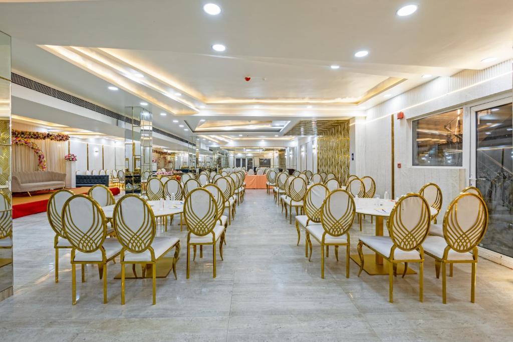 Posezení v ubytování Aadat Hotel Subhash Chowk Gurgaon
