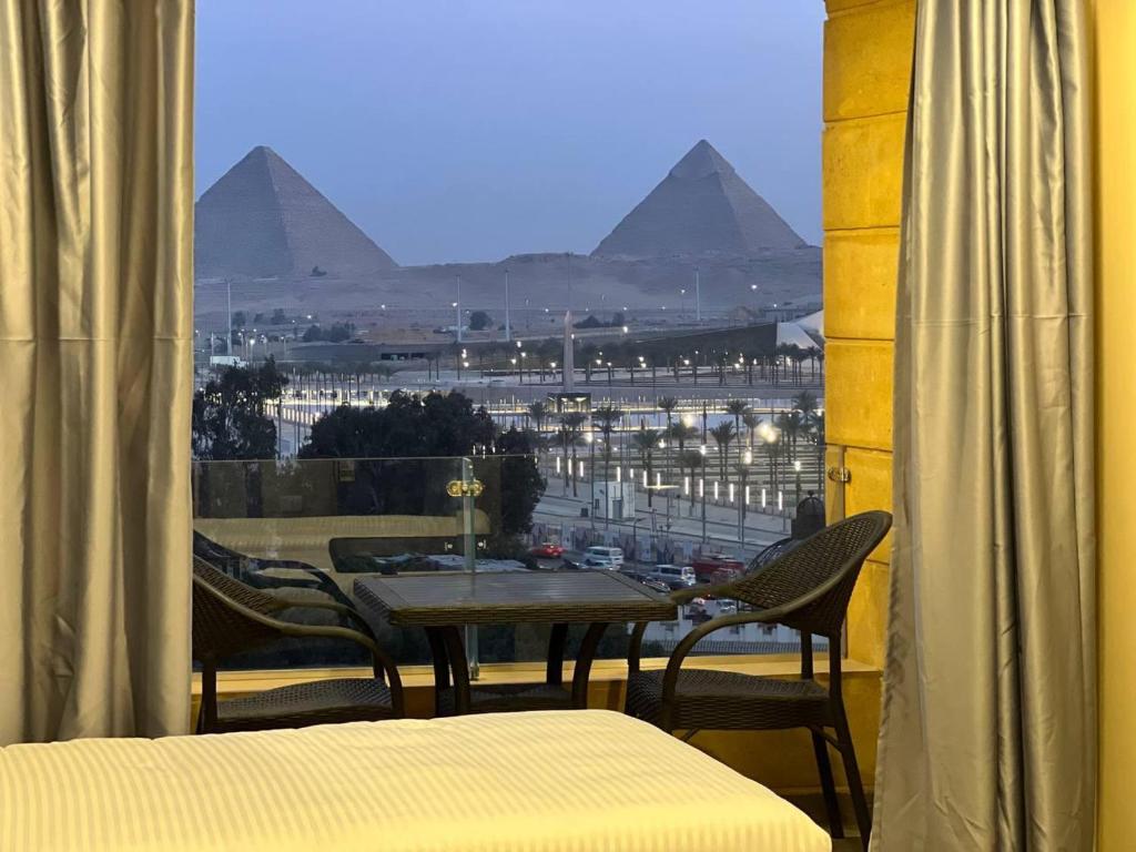Nespecifikovaný výhled na hory nebo výhled na hory při pohledu z hotelu