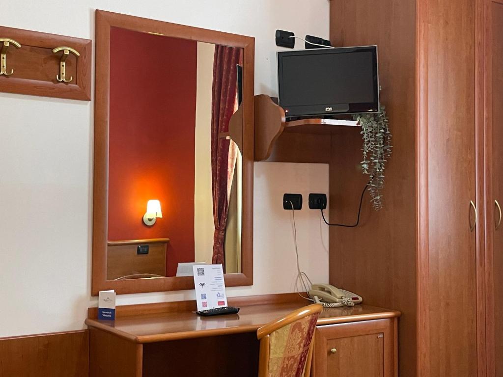 TV a/nebo společenská místnost v ubytování Vald Hotel