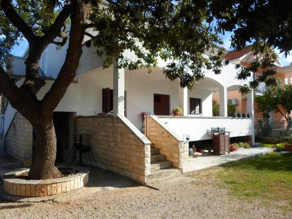 Budova, v ktorej sa apartmán nachádza