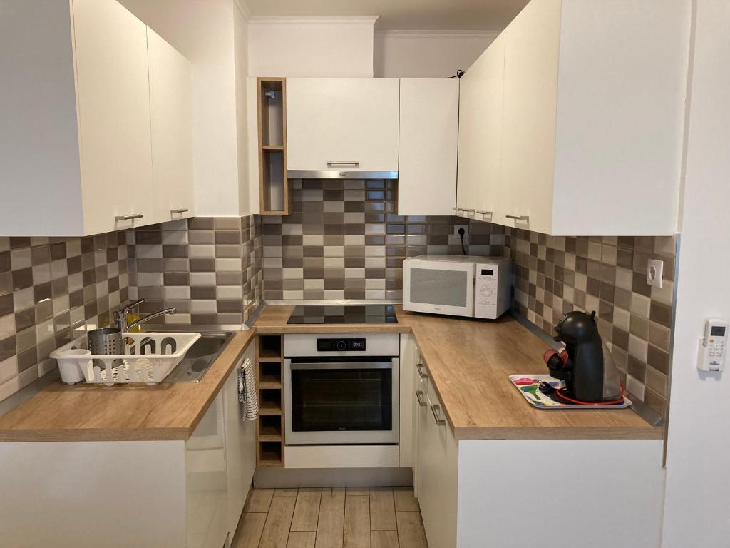 SWU Broadway - Standard Apartment
