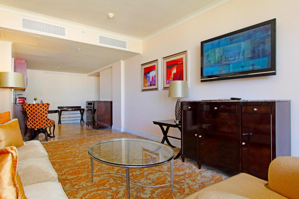 Taj Cape Town - Large 5 star luxury suite with kitchenette 6
