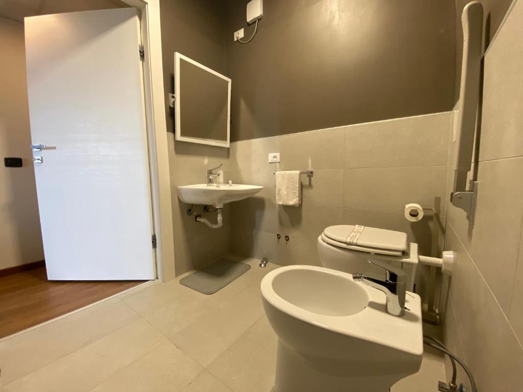 Hotel Ristorante SASSO - Habitación Doble Con Baño Privado