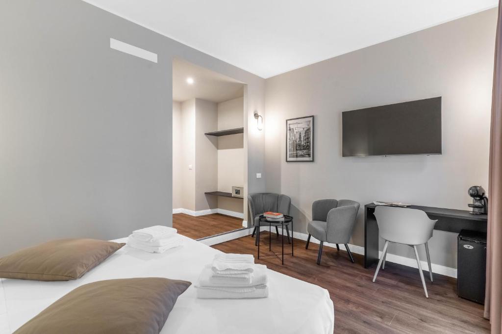 Torriani Suites Foresteria Lombarda - Resim 25