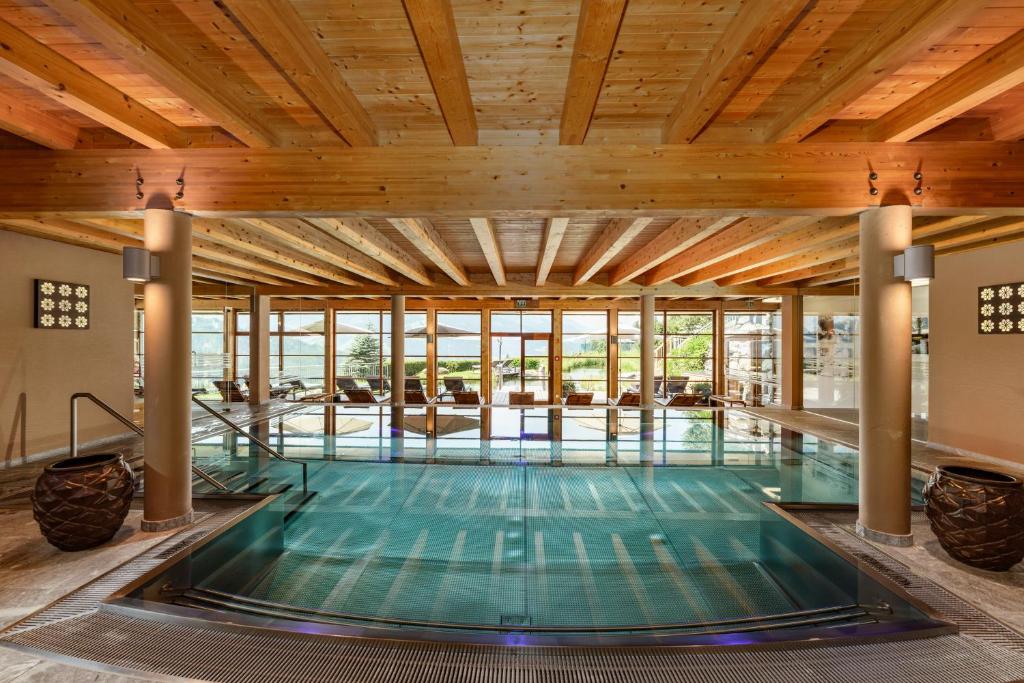 Bazén v ubytování Naturhotel Edelweiss Wagrain nebo v jeho okolí