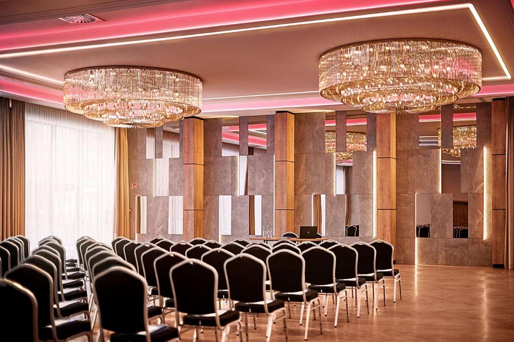 Zaplecze biznesowe lub konferencyjne w obiekcie Hotel Mazurski Raj
