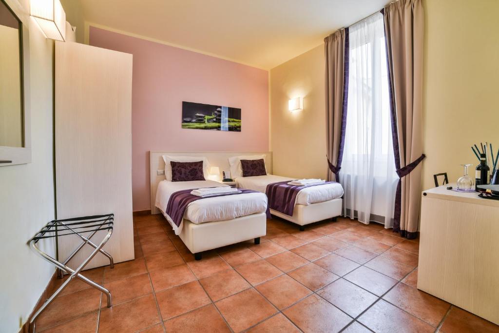 Hotel Bella Firenze - Resim 24
