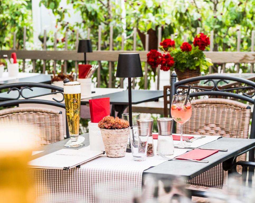 Restaurace v ubytování Landhotel Gasthaus zum Pflug