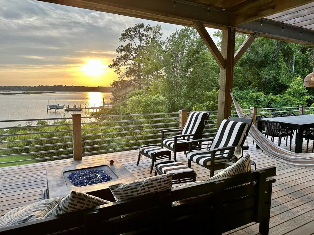 Foto dalla galleria di Exquisite 4-BR Boater's Paradise a Hampstead