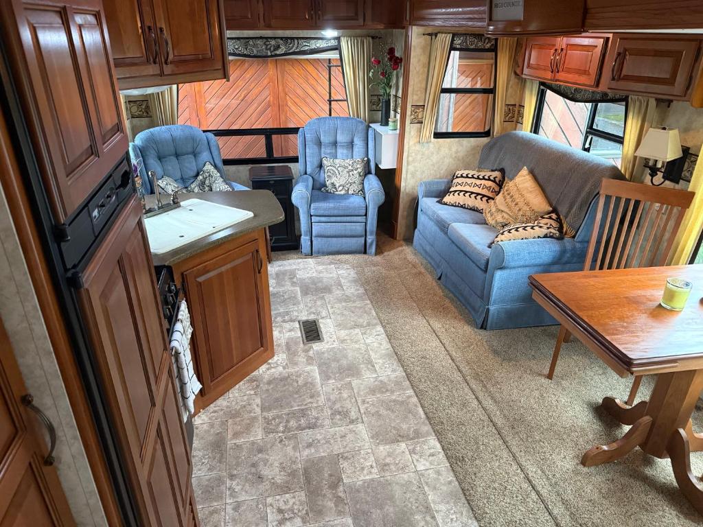 Outpost RV Accomodation Fiordland - Resim 4