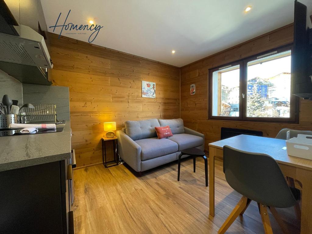 Kuchyň nebo kuchyňský kout v ubytování Homency - Résidence Ménandière C4