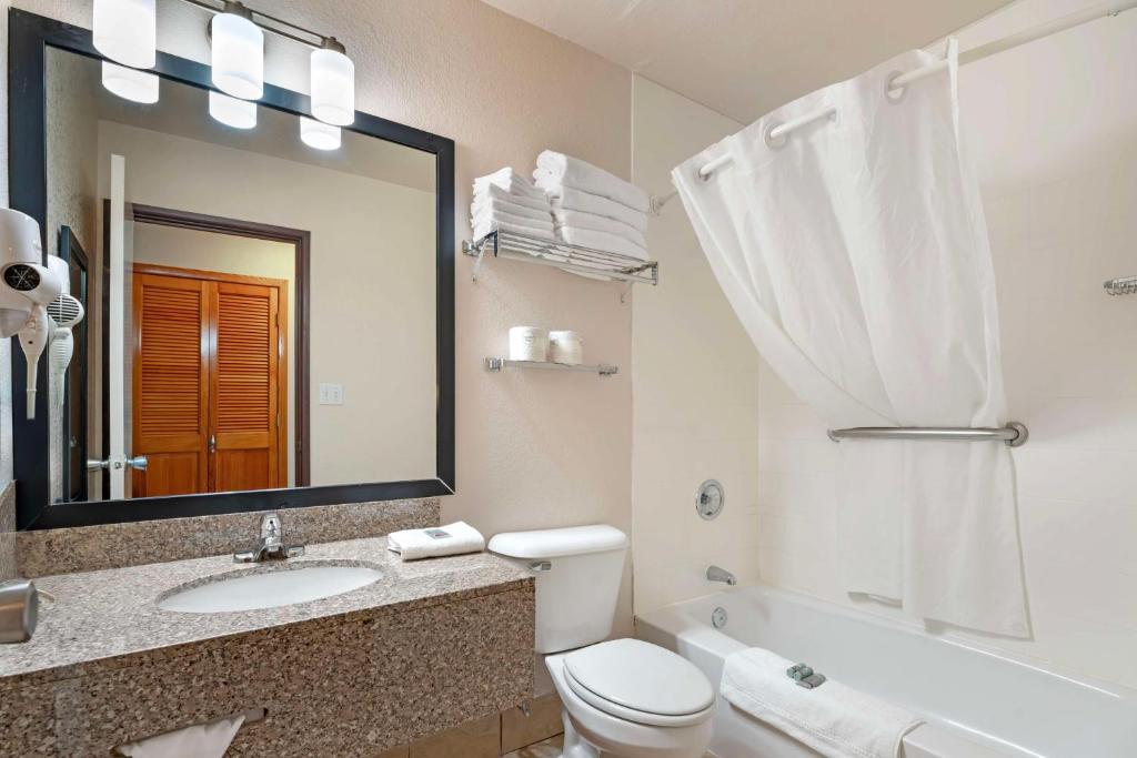 Best Western Green Bay Inn and Conference Center photo
