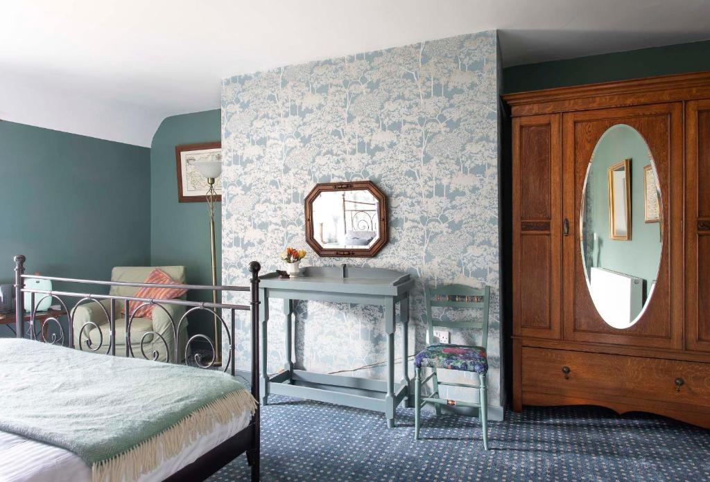 Fisher Arms Community Pub - Superior Double Room