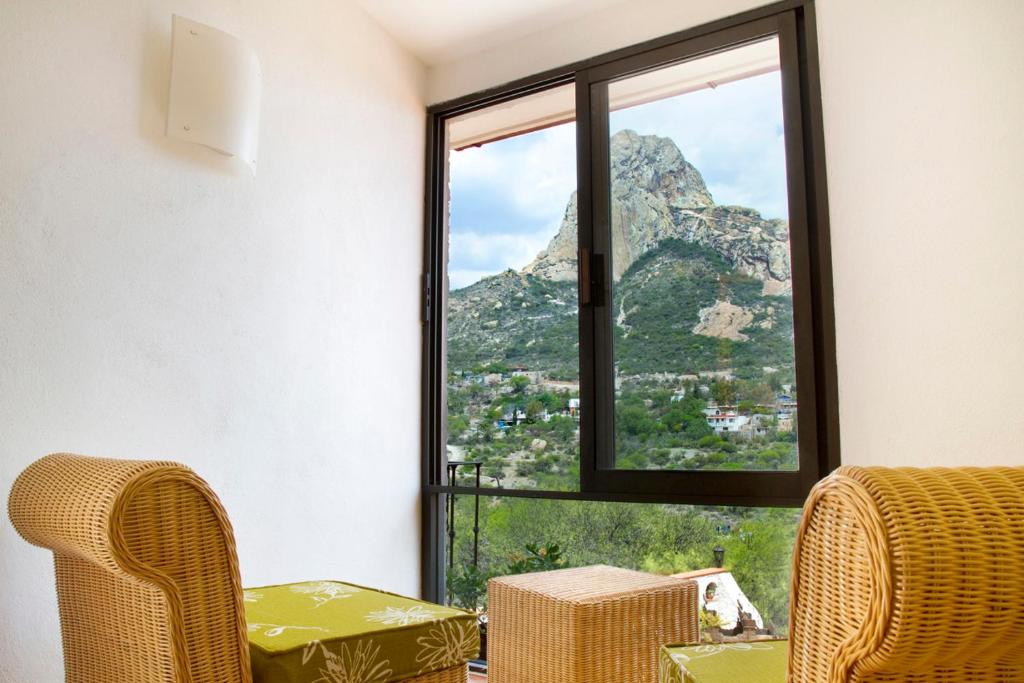 Nespecifikovaný výhled na hory nebo výhled na hory při pohledu z hotelu