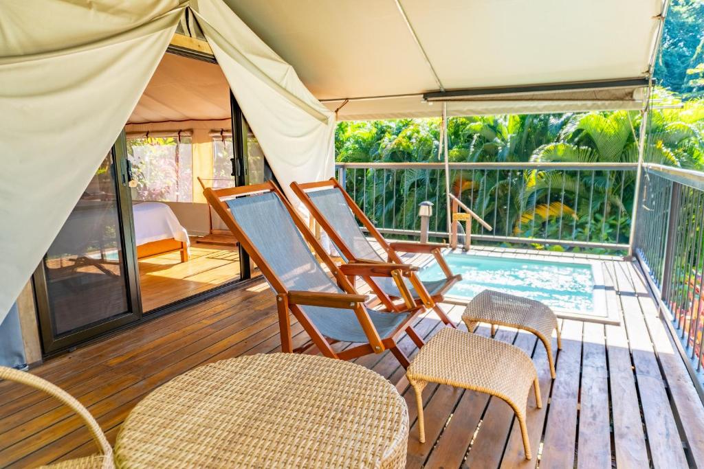 Isla Chiquita Glamping Hotel - Premium Tent Ocean View King Bed With A/C
