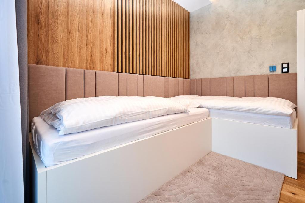 Postel nebo postele na pokoji v ubytování Design Villa Stella private pool & spa
