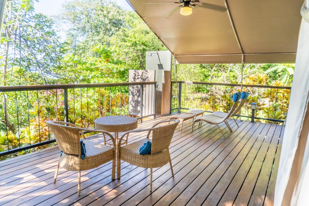 Isla Chiquita Glamping Hotel - Tent Suite 2 Double Beds