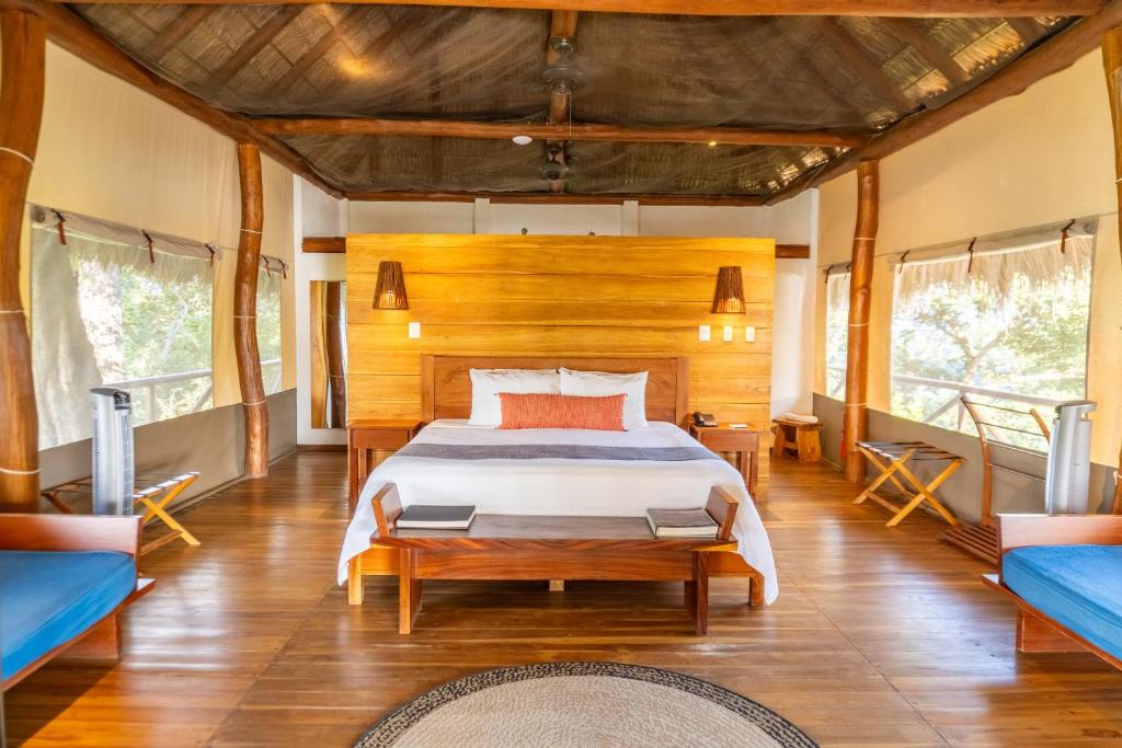 Isla Chiquita Glamping Hotel - Master Sunset Suite
