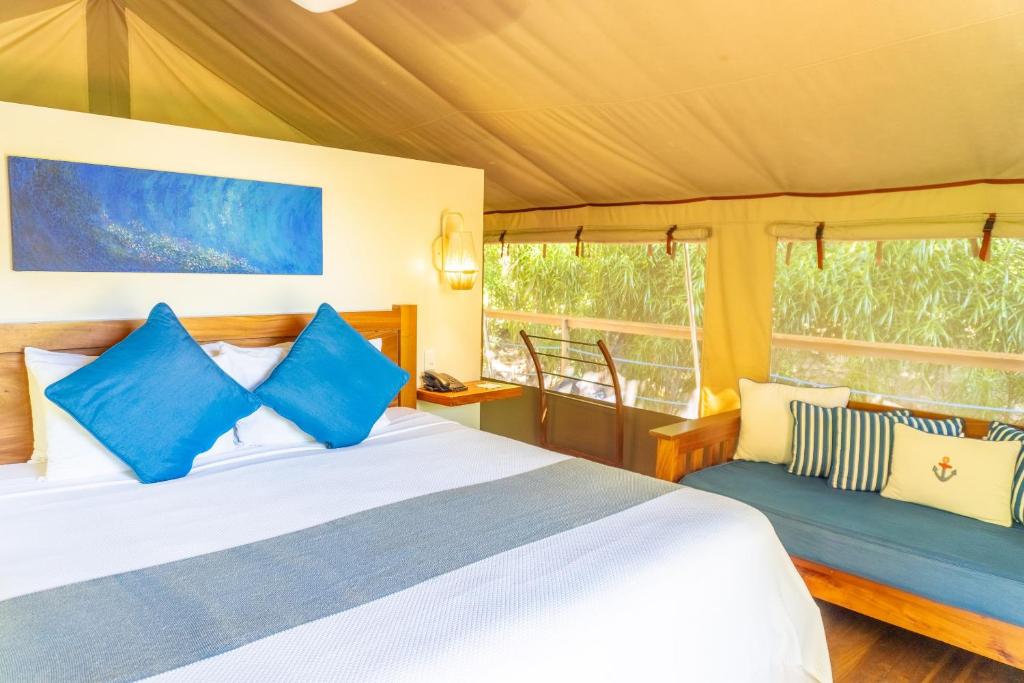 Isla Chiquita Glamping Hotel - Tent Suite 1 King Bed