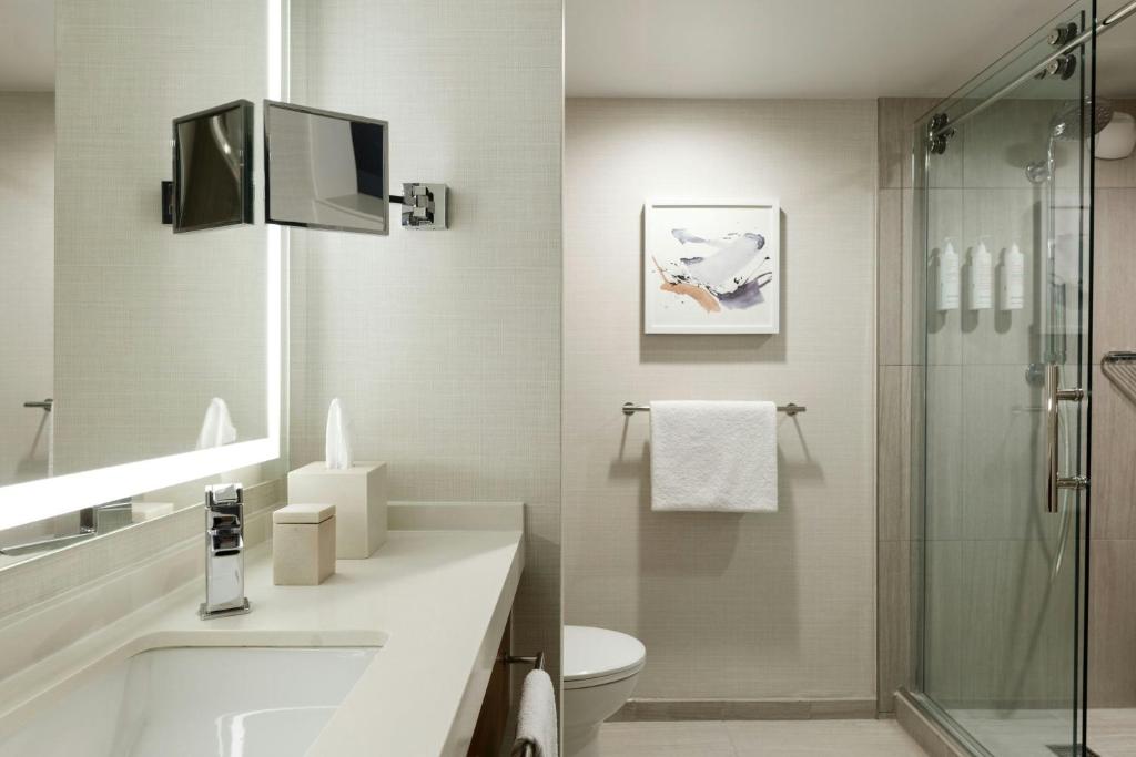 Fort Lauderdale Marriott Harbor Beach Resort & Spa - 