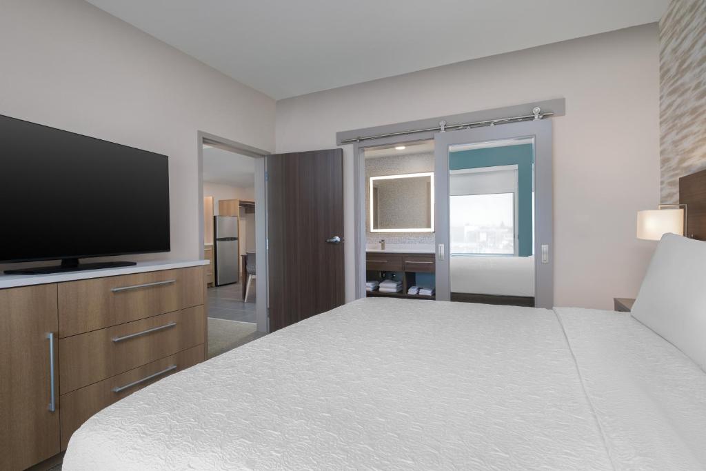 Postel nebo postele na pokoji v ubytování Home2 Suites By Hilton Phoenix Midtown