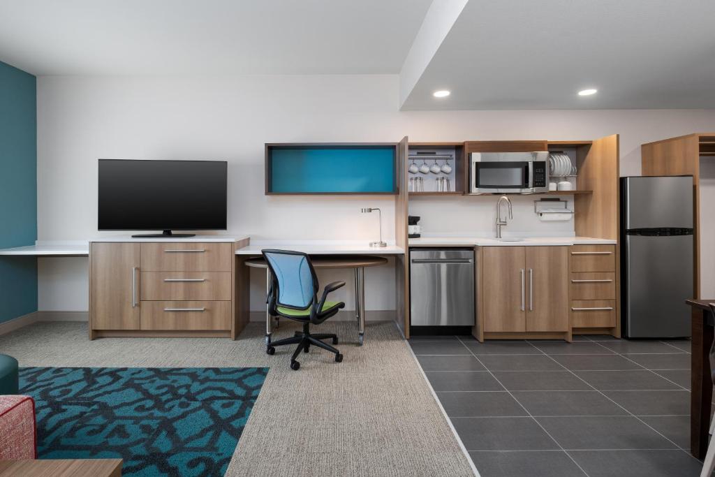 Kuchyň nebo kuchyňský kout v ubytování Home2 Suites By Hilton Phoenix Midtown
