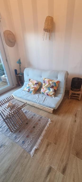 Posezení v ubytování Copains Cabanon